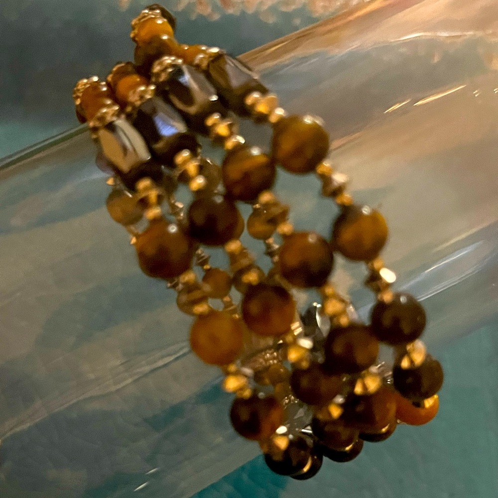Magnetic beaded bracelet